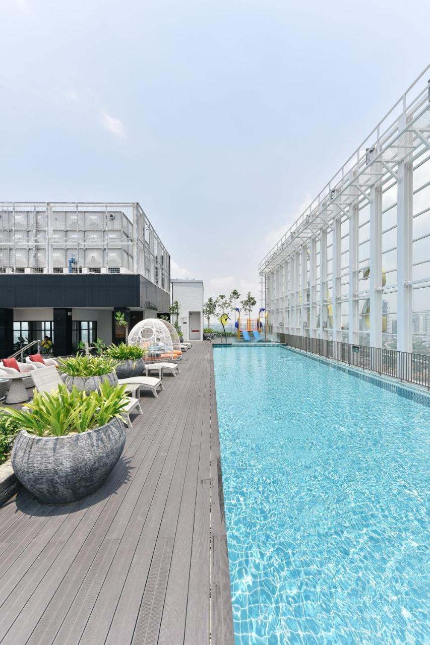 Suasana Private Suites By Subhome Johor Bahru Esterno foto