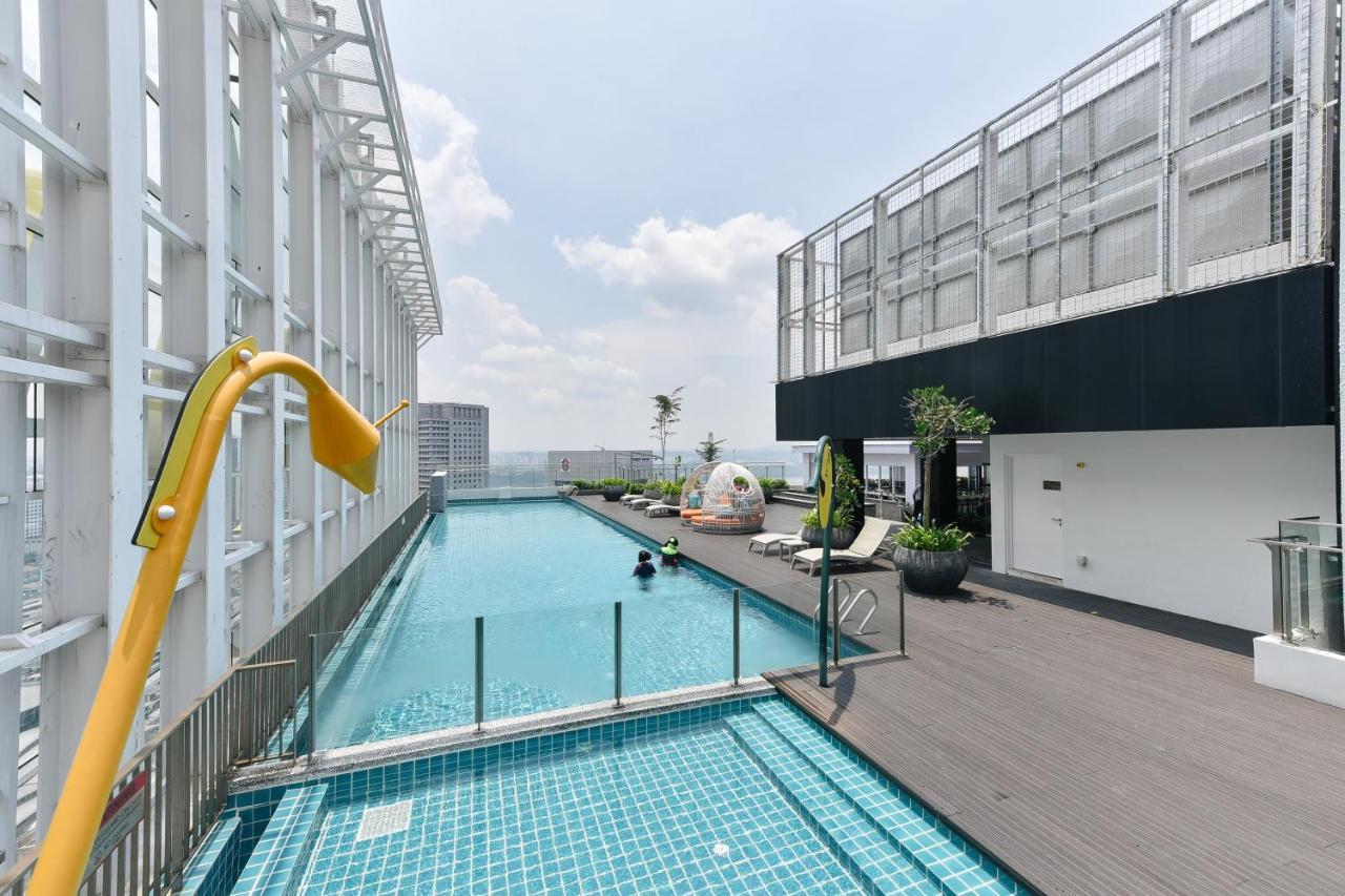 Suasana Private Suites By Subhome Johor Bahru Esterno foto